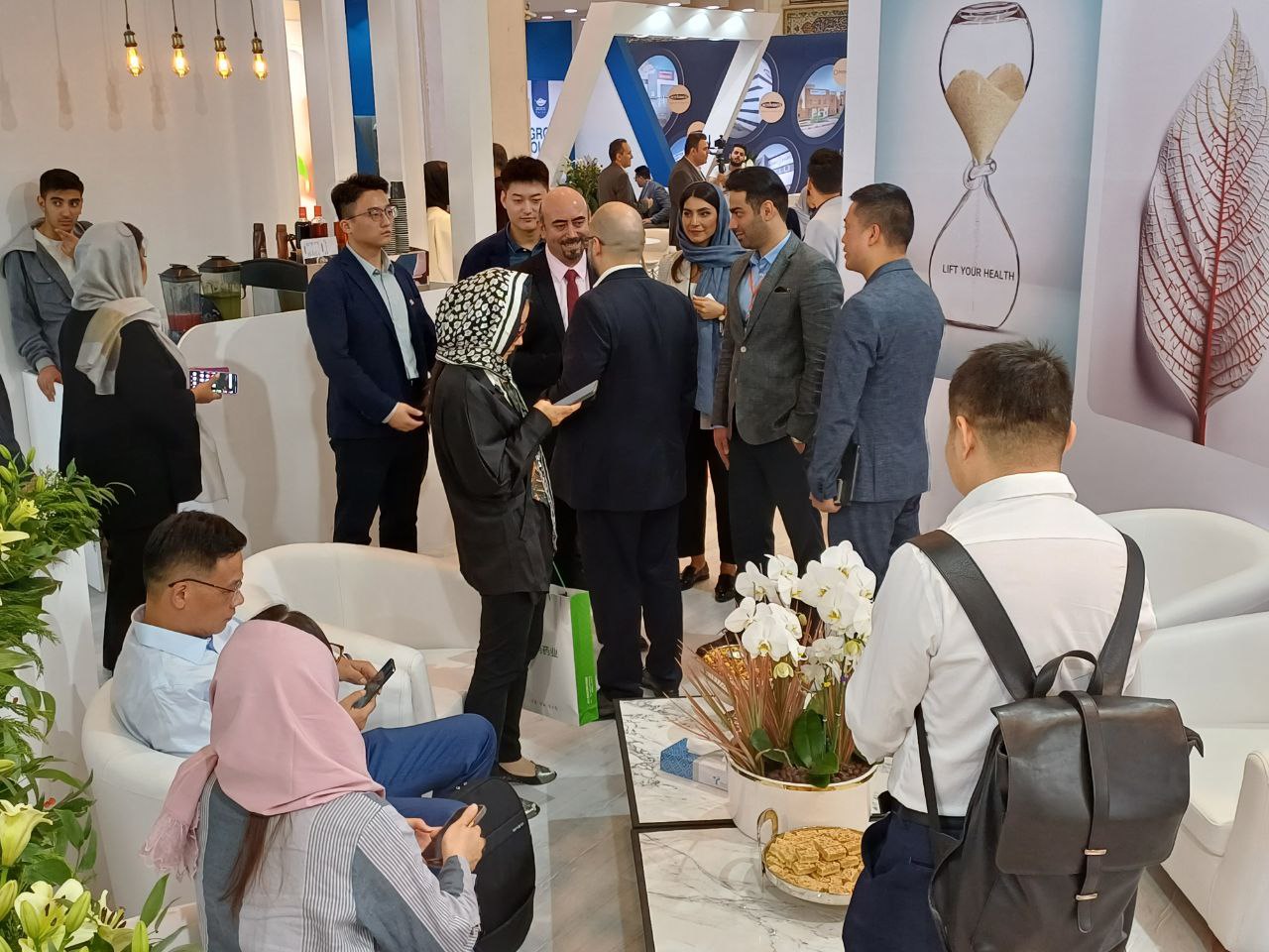 1696015973 981 دریافت تندیس ویژه ایران فارمای ۲۰۲۳ توسط شرکت داورسازی تهران