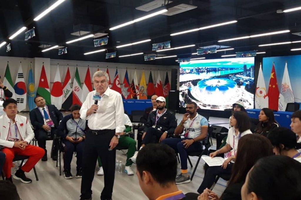 بازی‌های آسیایی هانگژو/ دیدار رییس کمیته بین المللی المپیک با نمایندگان کشورهای حاضر +فیلم