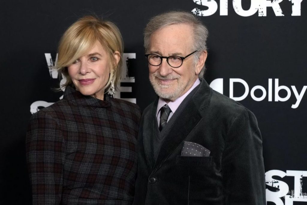 کمک مالی ۱.۵ میلیون دلاری استیون اسپیلبرگ و همسرش به اعتصابات هالیوود
