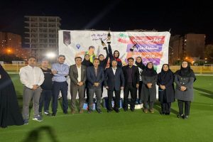 یزد قهرمان المپیاد استعدادهای برتر هاکی چمنی دختران کشور شد، در رده دوم مرکزی ایستاد