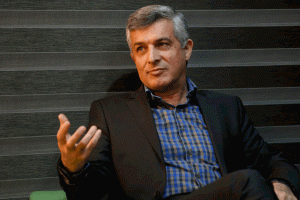 تقلید افراطی از غرب باعث متزلزل شدن خانواده می‌شود