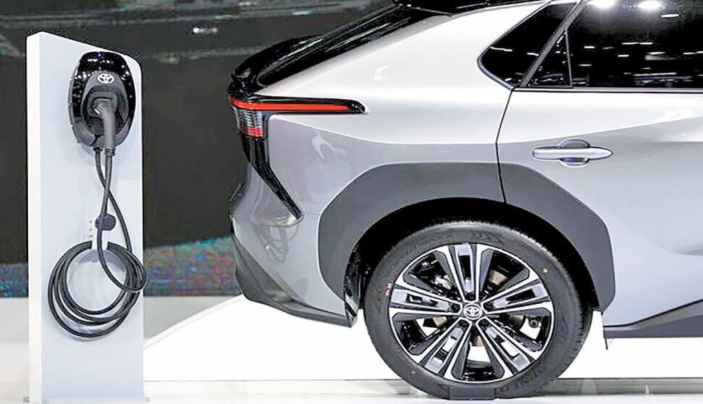 خودروهای برقی آذرماه می‌آیند