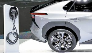 خودروهای برقی آذرماه می‌آیند