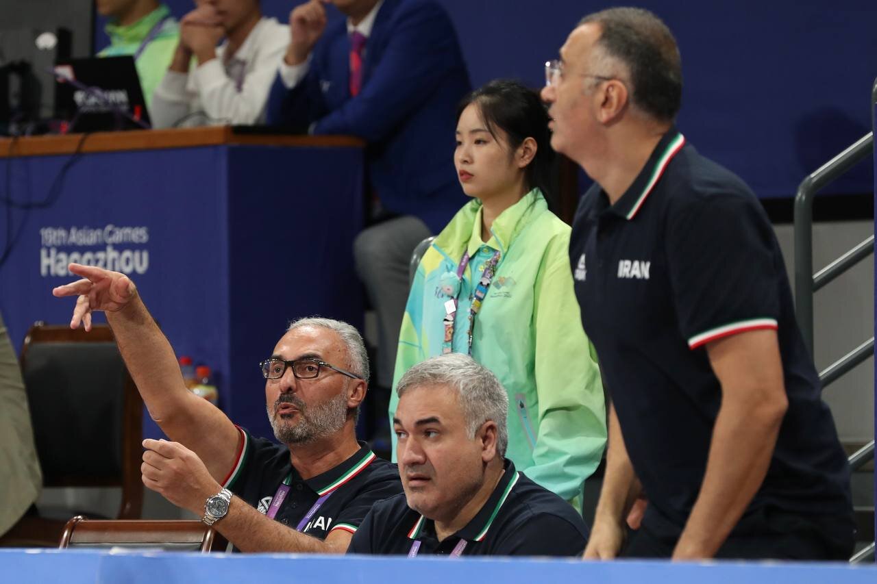 بازدید غیبت دمیر در بسکتبال ایران/نه برنامه داده نه برنامه گرفته - خبردار 2 بررسی غیبت دمیر در بسکتبال ایران/نه برنامه داده نه برنامه گرفته