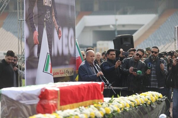 دختر فوتبالیست بعد از مرگ به آرزویش رسید/ تشییع «ملیکا» در آزادی