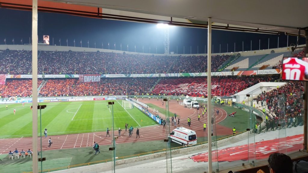 استادیوم یکرنگ سرخ شد بیرانوند عصبانی/ عضو هیأت رئیسه مجوز نگرفت - خبرگزاری مهر | اخبار ایران و جهان