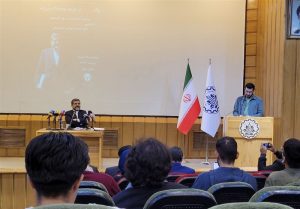 وعده وزیر ارشاد برای حذف پروانه ساخت فیلم / تئاتر قلب تپنده هنر کشور است