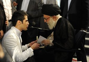 شعرهای رضوی اغلب شعرهای گنبد و گلدسته‌ای شده‌اند