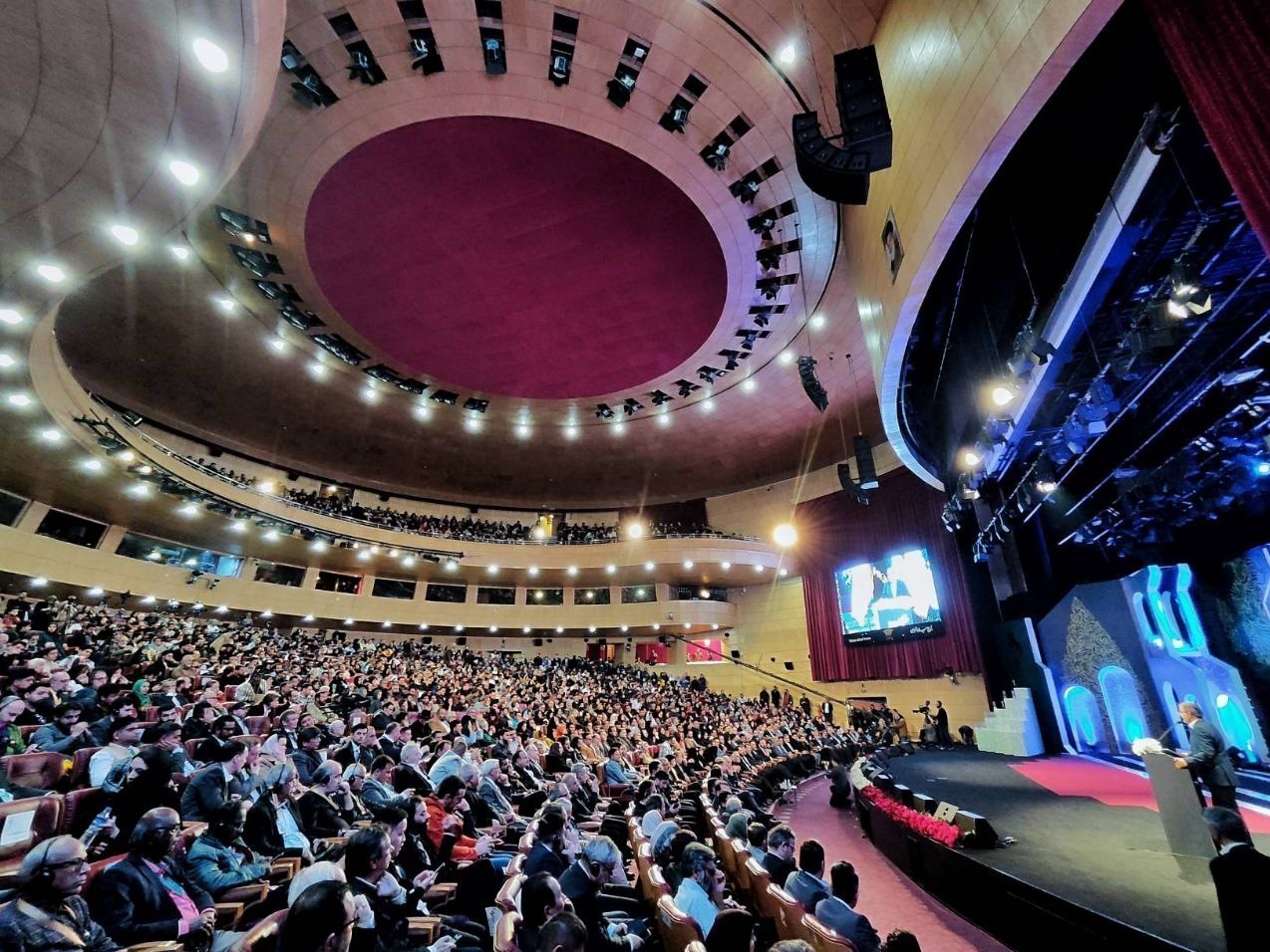 جشنواره فیلم فجر به ایستگاه پایانی رسید / امینی: قسمت نگاه نو؛ محلی برای ظهور سینماگران جوان / رسولیان جایزه اش را به شهید تهرانی مقدم تقدیم کرد+ فیلم و عکس 3 جشنواره فیلم فجر , جشنواره فجر , چهل و دومین جشنواره فیلم فجر , فیلم , سینما ,