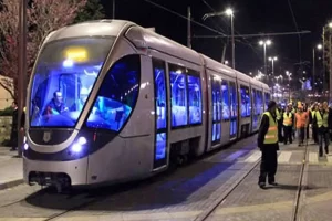 تراموای چرخ لاستیکی در راه تهران