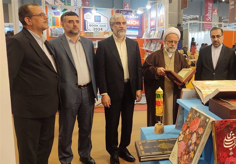 غرفه ایران در نمایشگاه کتاب دهلی افتتاح شد / توصیه سفیر ایران برای ترجمه آثار ایرانی به هندی