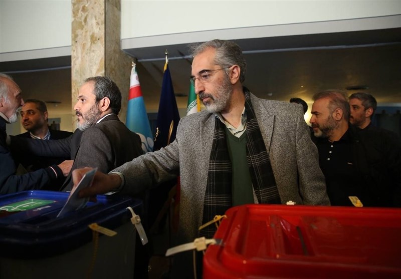 وجود هنرمندان پای صندوق رای به روایت عکس 23 تالار وحدت , تخلفات انتخاباتی ,