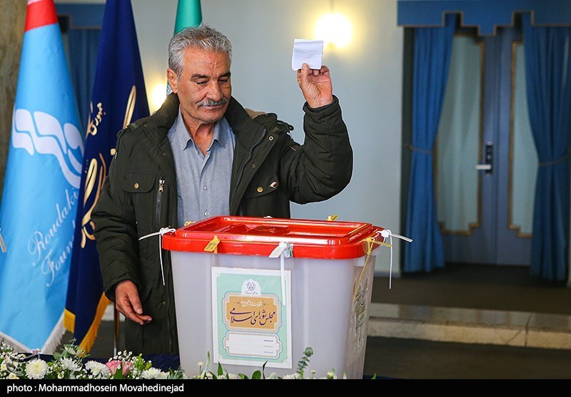 وجود هنرمندان پای صندوق رای به روایت عکس 13 تالار وحدت , تخلفات انتخاباتی ,