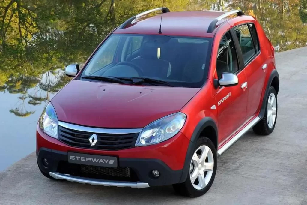 قیمت رنو ساندرو امروز 26 اسفند 1402