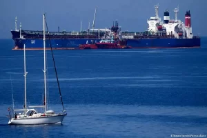 ۱۱ خدمه نفتکش توقیف‌شده یونانی آزاد شدند