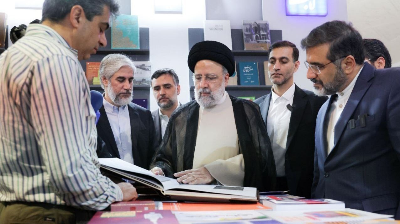 چند قاب از شهید ابراهیم رئیسی با اهالی فرهنگ و هنر_خبررسان 5 فرهنگ و هنر , هنرمندان , سید ابراهیم رئیسی ,