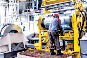 افزایش ۶ برابری هزینه برق فولادسازان؛ منفعت سیاست‌گذاران از تصمیمات مقطعی در فولاد