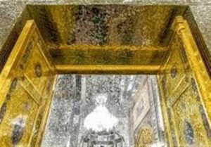 رادیو فرهنگ و خاطره بانوی کالیفرنیایی در حرم امام رضا(ع)