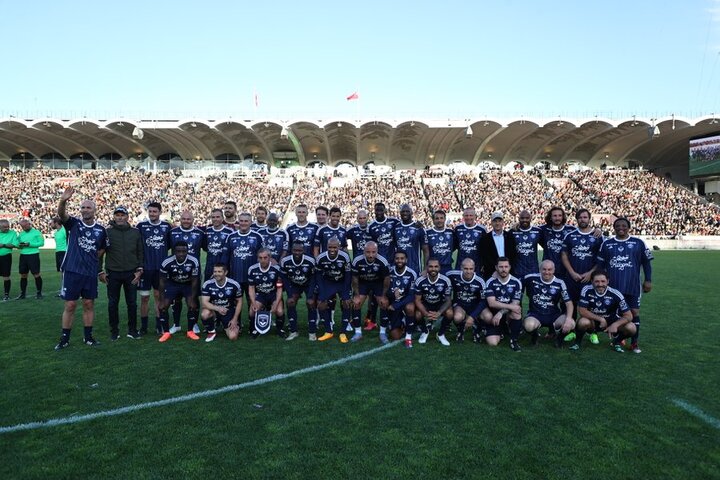 ستاره‌های فوتبال فرانسه پا به توپ شدند/ نمایش جادویی زیدان + فیلم