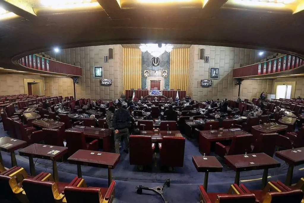 طرح الزام به ثبت رسمی اموال غیرمنقول تصویب شد