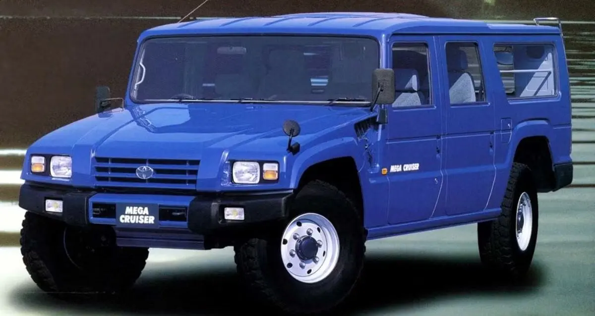 با خودروهایی که از دل جنگ به خیابان ها راه یافتند، آشنا شوید + عکس_خبررسان 4 تویوتا مگا کروزر