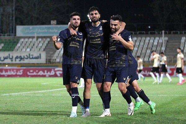 یکه تازی سپاهان در صدر/ خوش شانسی استقلال و پرسپولیس برای نباختن - خبررسان 6 یکه تازی سپاهان در صدر/ خوش شانسی استقلال و پرسپولیس برای نباختن