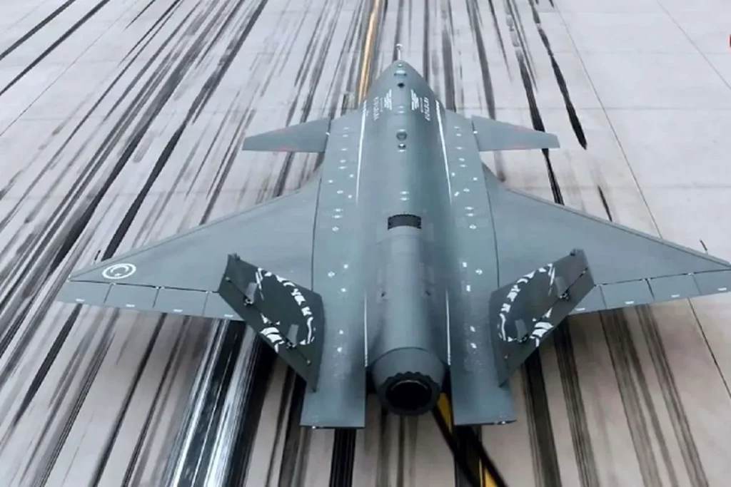 چین بزرگترین پهپاد جهان را به فضا پرتاب کرد + عکس