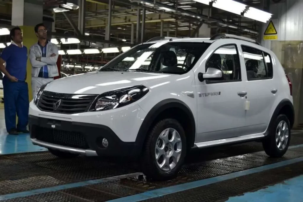 قیمت رنو ساندرو امروز 2 مهر 1403