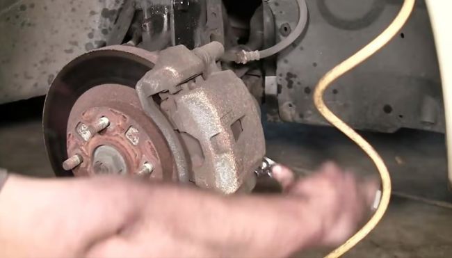 فروشگاه لنتام: ترفندهای طلایی برای نگهداری از لنت ترمز 206 و صرفه‌جویی در هزینه‌های خودرو