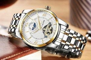 بازار عمده ساعت دبی: راهنمای کامل برای خرید حرفه‌ای و سودآور