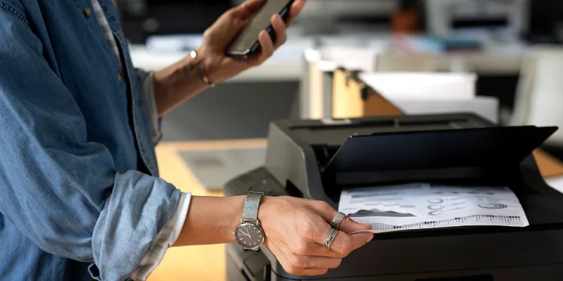 تفاوت چاپ افست و چاپ دیجیتال در تولید تقویم رومیزی