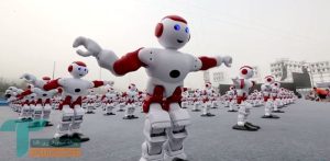 چین با رقص ربات‌های انسان‌نما قدرت خود در رباتیک را به رخ کشید