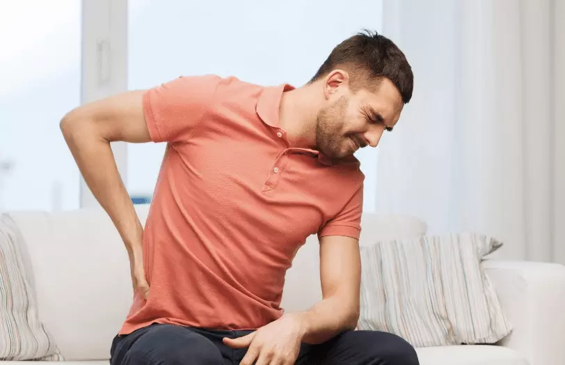 بهترین جراح دیسک کمر در تهران چه ویژگی هایی دارد؟ 3 3 3