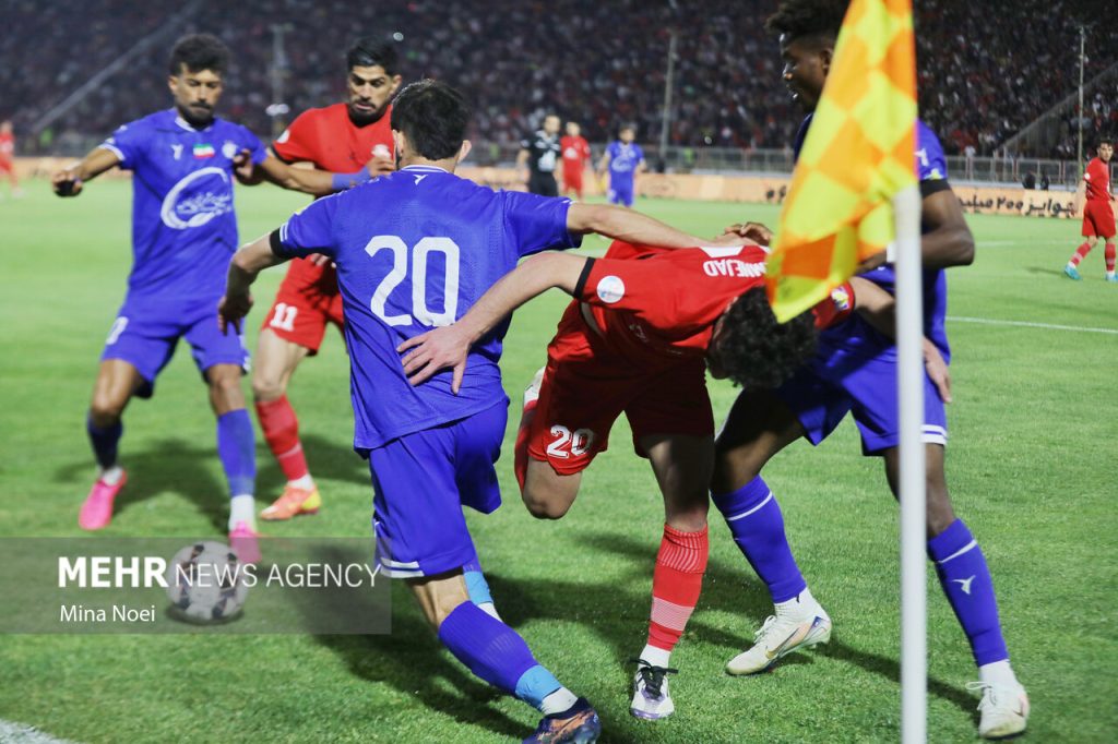 شکایت تراکتور از توهین هواداران منتسب به چادرملو یزد - خبرگزاری مهر | اخبار ایران و جهان