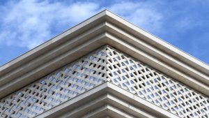 مقایسه تخصصی نمای GFRC با بتن اکسپوز: کدام گزینه برای نمای ساختمان‌های مدرن بهتر است؟