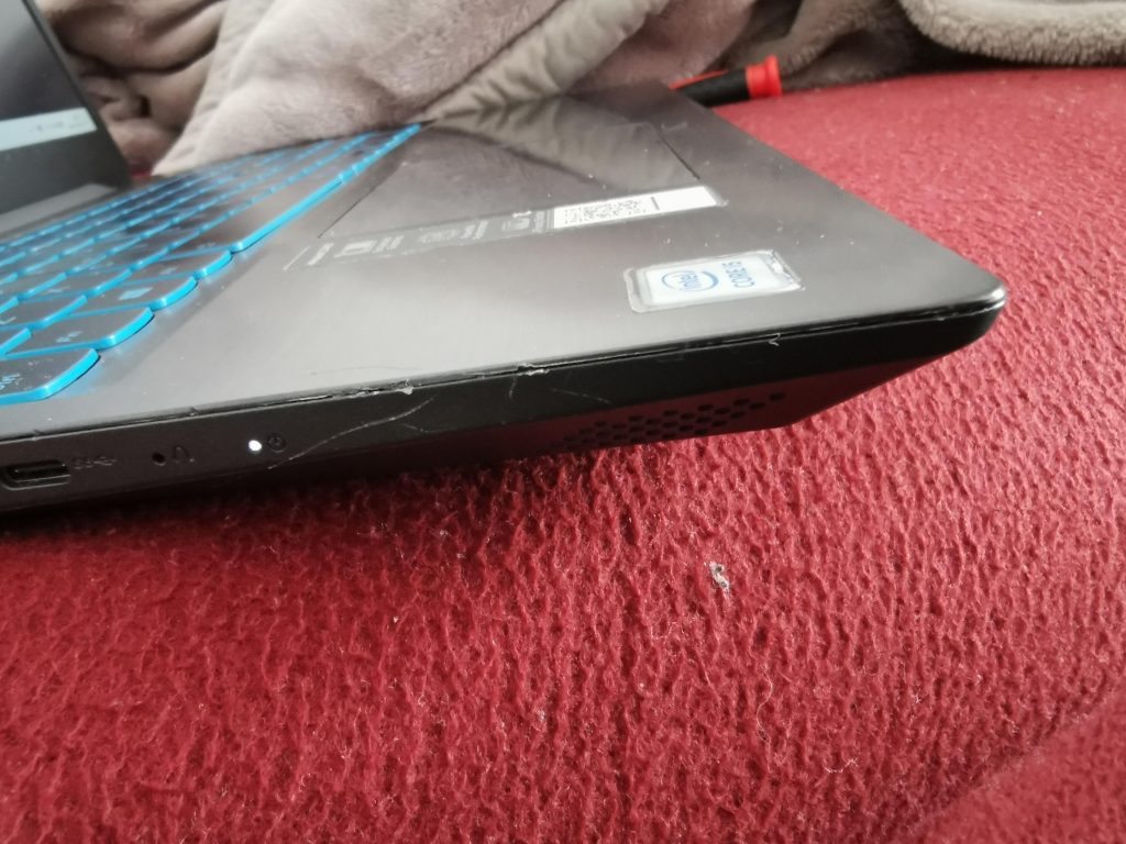 فرق بین لپتاپ استوک و دست دوم چیه؟ قبل از خرید این مقاله رو بخون! 2 فرق بین لپتاپ استوک و دست دوم چیه؟ قبل از خرید این مقاله رو بخون!