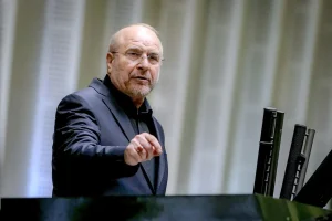 قالیباف: براساس تأکید امام، دولت حق کار اقتصادی ندارد