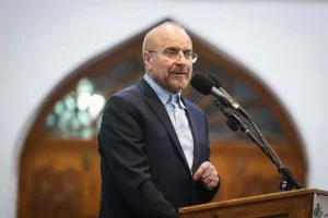 نامۀ قالیباف به پزشکیان: حقوق کارمندان باید ۲۰ درصد افزایش یابد