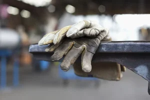 درخواست فعال کارگری: حقوق کارگران دوبار در سال افزایش یابد