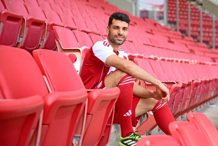 تصاویر رونمایی باشگاه یونانی از مهاجم ایرانی؛ طارمی بازهم قرمزپوش شد - خبررسان 4 تصاویر رونمایی باشگاه یونانی از مهاجم ایرانی