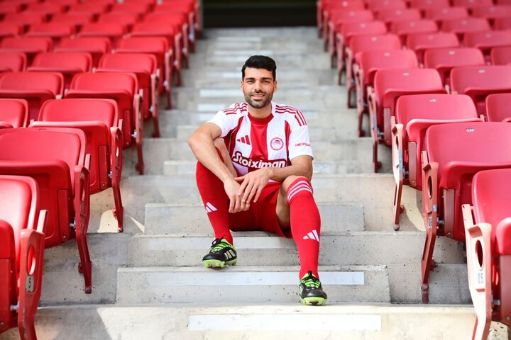 تصاویر رونمایی باشگاه یونانی از مهاجم ایرانی؛ طارمی بازهم قرمزپوش شد - خبررسان 5 تصاویر رونمایی باشگاه یونانی از مهاجم ایرانی