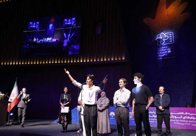 1760015983 617 پرواز پروانه‌های زرین جشنواره فیلم کودک و نوجوان در آسمان