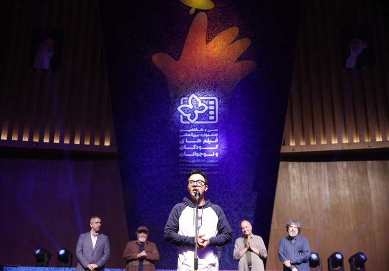 1760015983 647 پرواز پروانه‌های زرین جشنواره فیلم کودک و نوجوان در آسمان