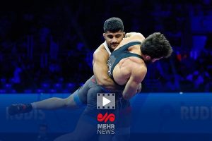 پیروزی غلامرضا فرخی برابر حریف اوکراینی و کسب مدال طلای امیدهای جهان