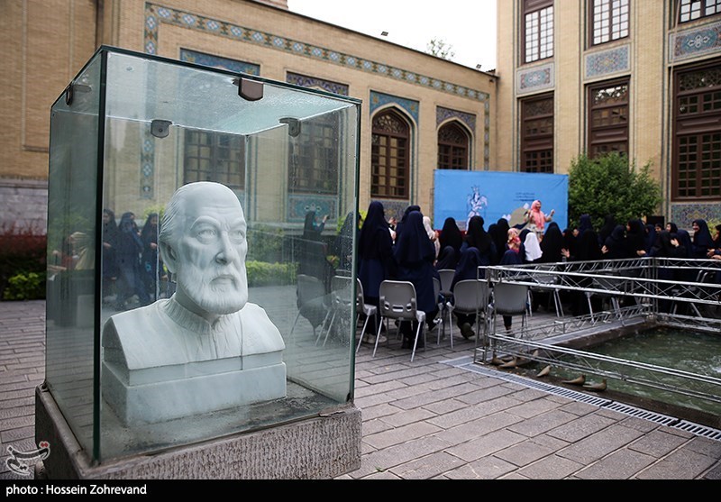 نگاهی به گنجینه بزرگترین واقف معاصر ایران_خبررسان 2 کتاب , وقف ,