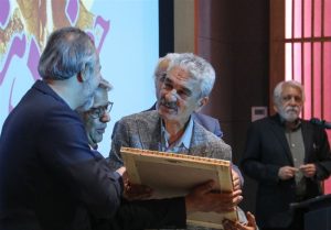 نشان درجه‌ یک هنری به «جعفر دهقان» اهدا شد