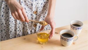 آیا عسل برای افتادگی رحم مفید است؟