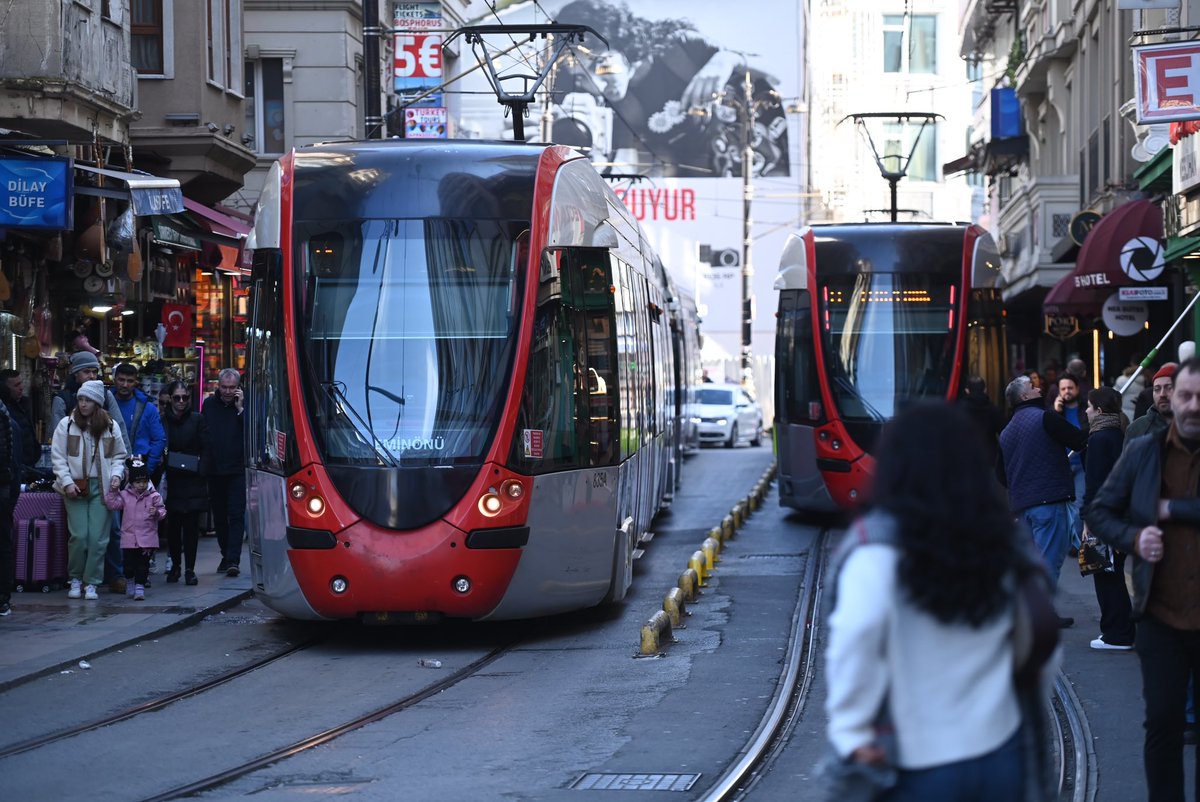 عکس شهری مترو و فضای شهری استانبول