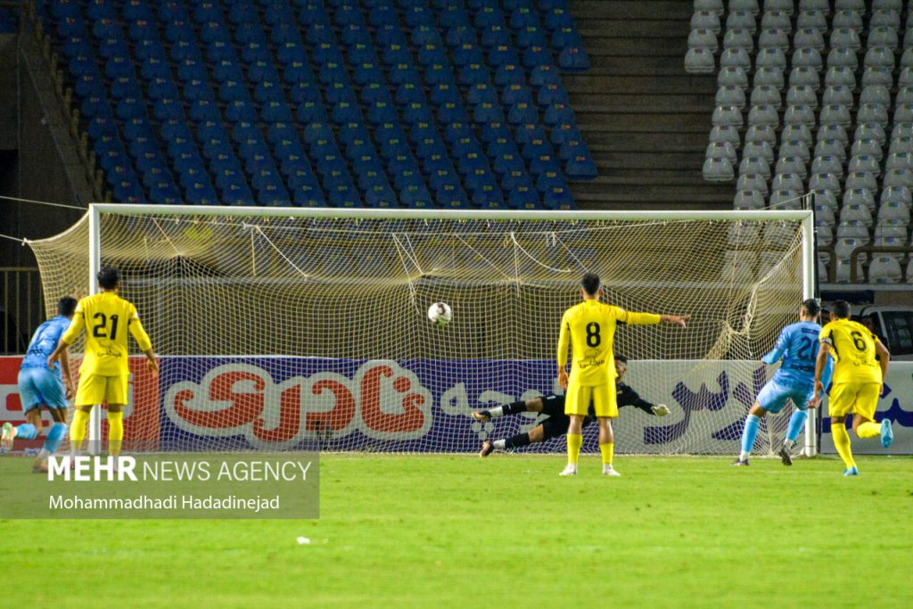 شکست تلخ انزلی چی ها در خانه/ فجرسپاسی ملوان را ۴ تایی کرد - خبرگزاری مهر | اخبار ایران و جهان