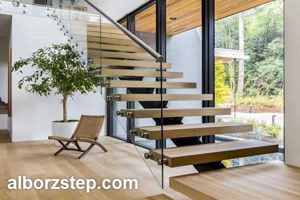 طراحی و ساخت پله معلق در اندرزگو